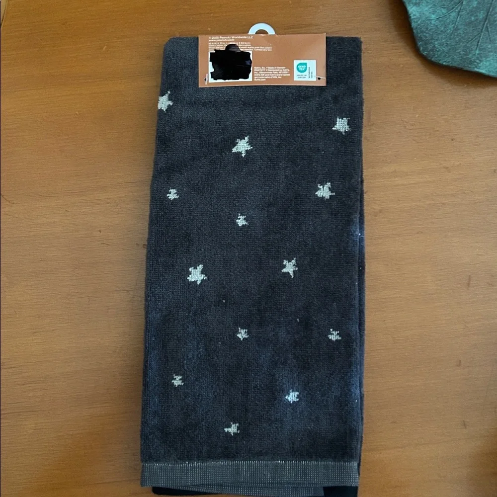 Peanuts Halloween Hand Towel with Snoopy and Pumpkin